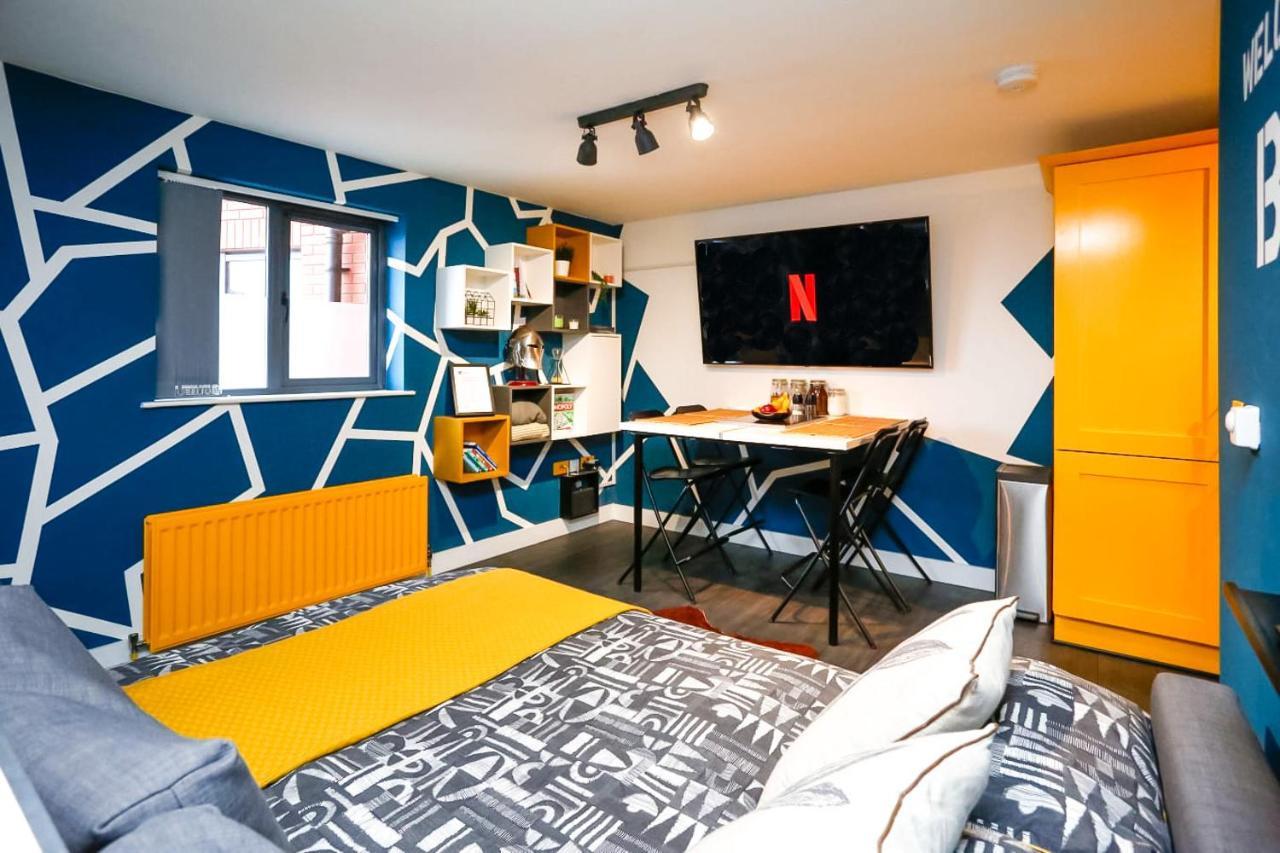 Funky City Apartment - Secure Parking - Wifi - Sleeps 6 - No Parties Belfast Zewnętrze zdjęcie