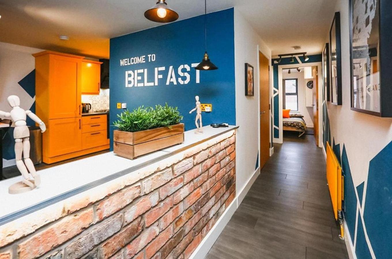 Funky City Apartment - Secure Parking - Wifi - Sleeps 6 - No Parties Belfast Zewnętrze zdjęcie