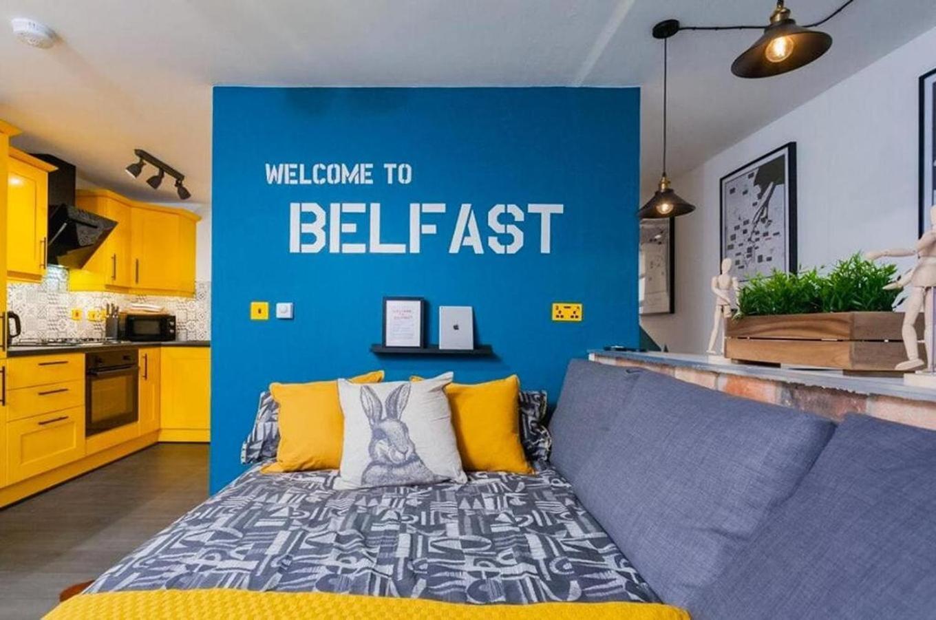 Funky City Apartment - Secure Parking - Wifi - Sleeps 6 - No Parties Belfast Zewnętrze zdjęcie